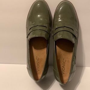 EUC. Vionic Cheryl loafers. Women’s Size 9.5 I’ve worn them once.